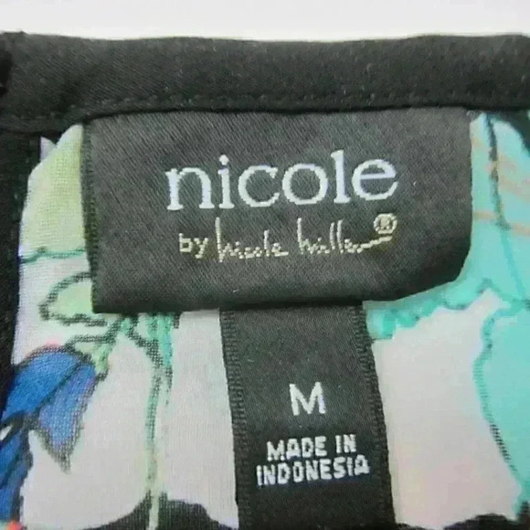 Sleeveless Top Medium Blouse Black Lace Neck & Multicolor Floral Print Flowy NEW - Picture 13 of 16